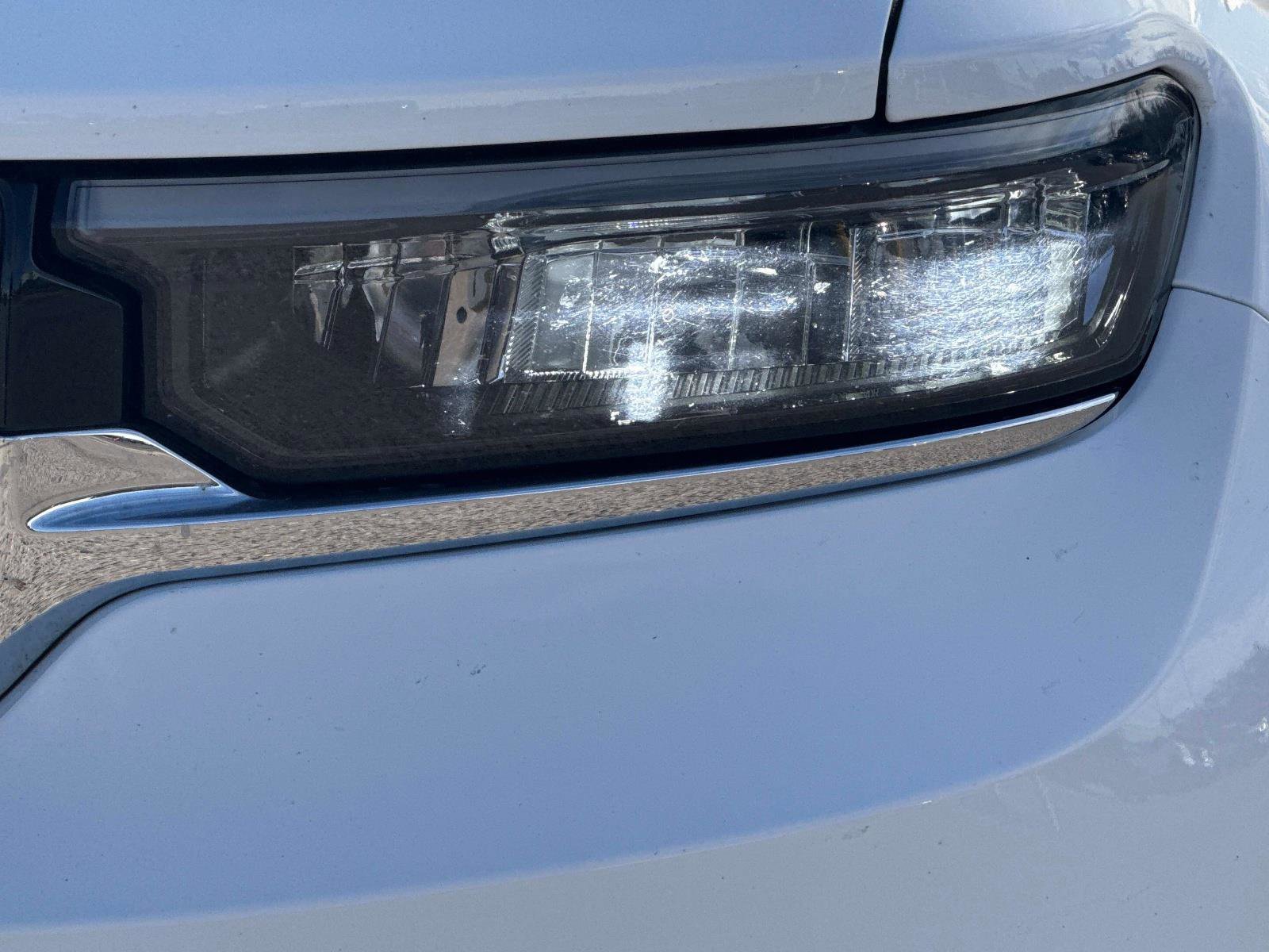 Used 2024 Jeep Grand Cherokee L Limited w/ Luxury Tech Group II image 10