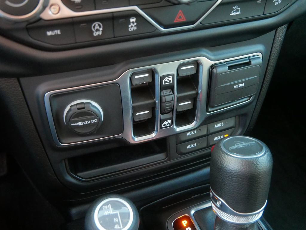 Used 2021 Jeep Gladiator Sport AWD/4WD image 26