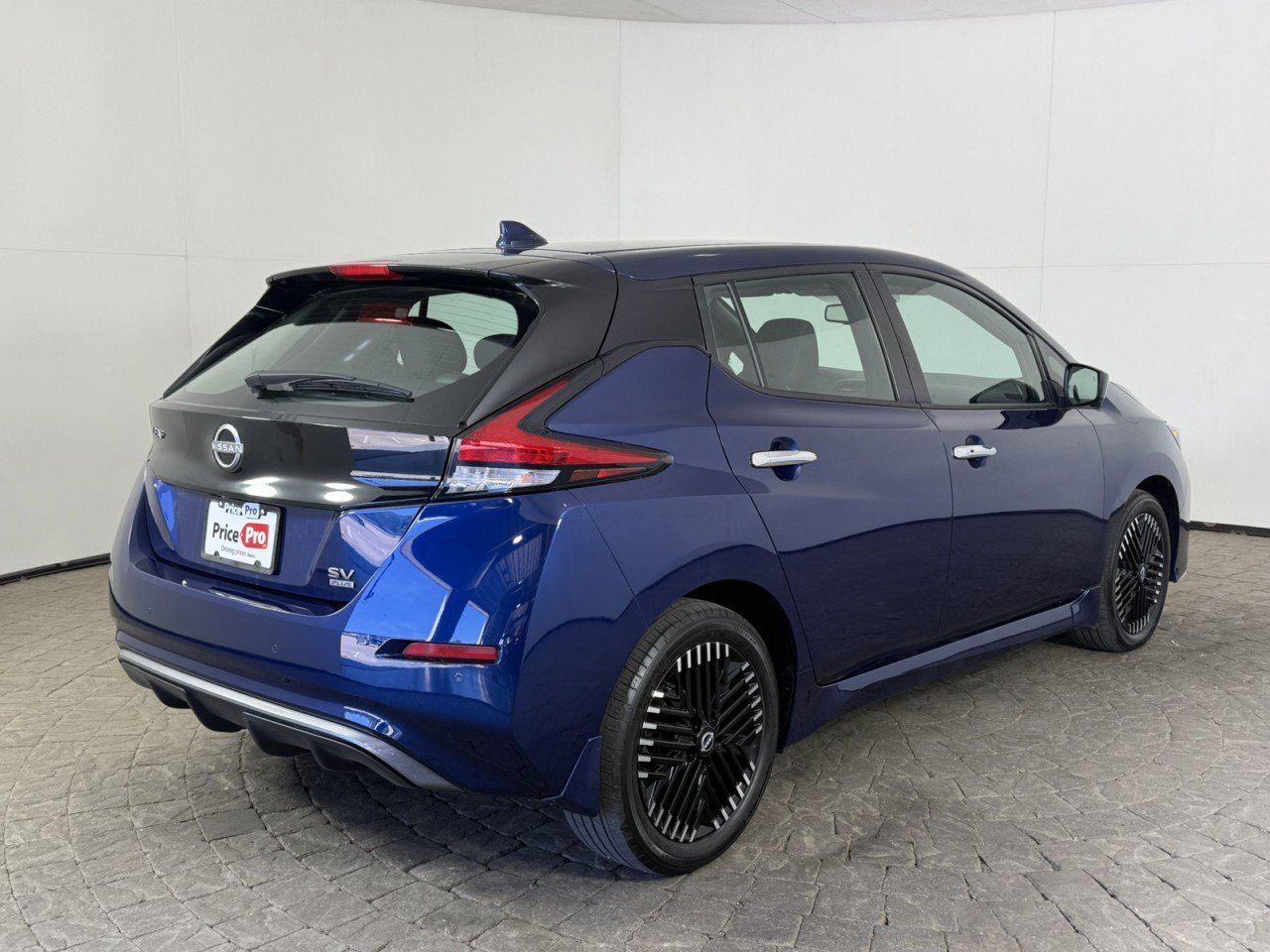 Used 2023 Nissan Leaf SV Plus FWD image 9