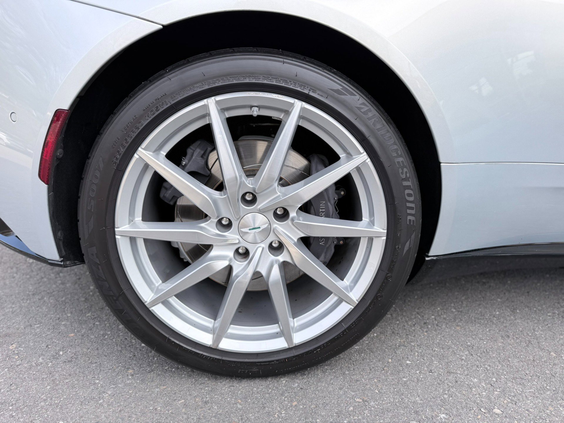 Used 2017 Aston Martin DB11 V12 image 46