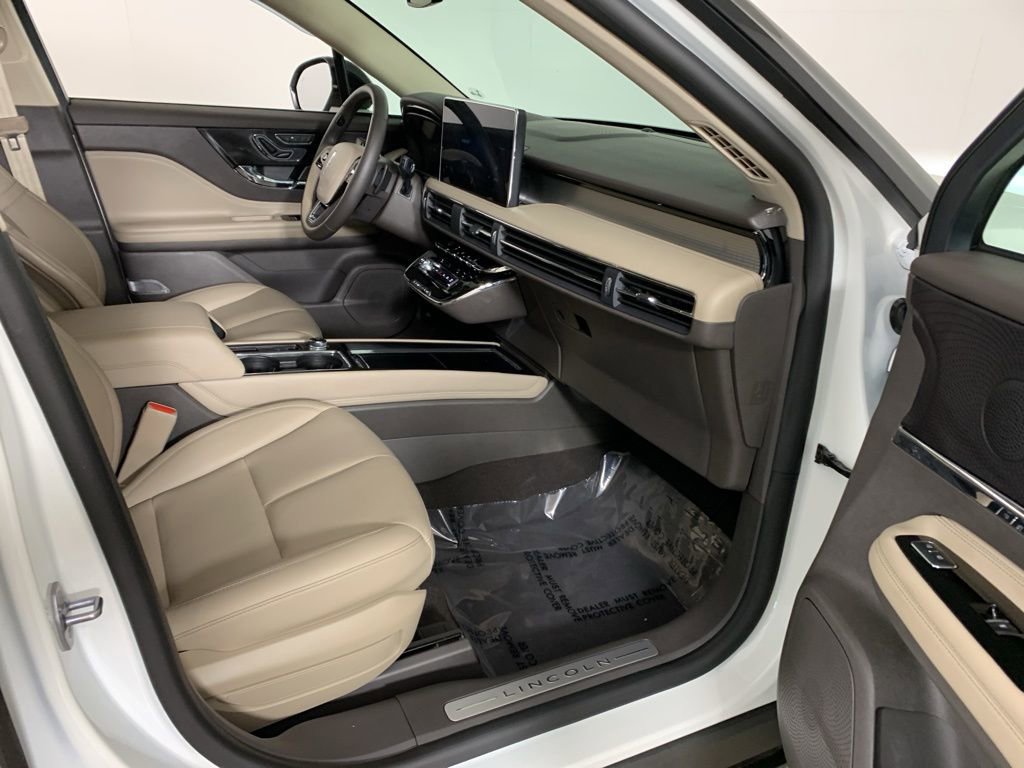 Used 2024 Lincoln Corsair FWD image 38