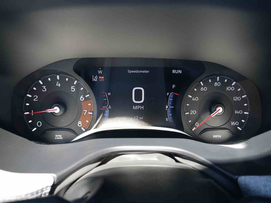 New 2025 Jeep Compass Latitude image 36