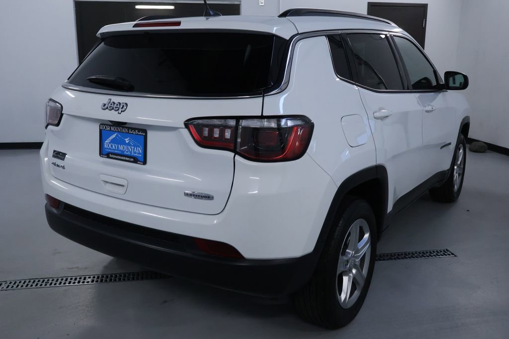 Used 2024 Jeep Compass Latitude image 7