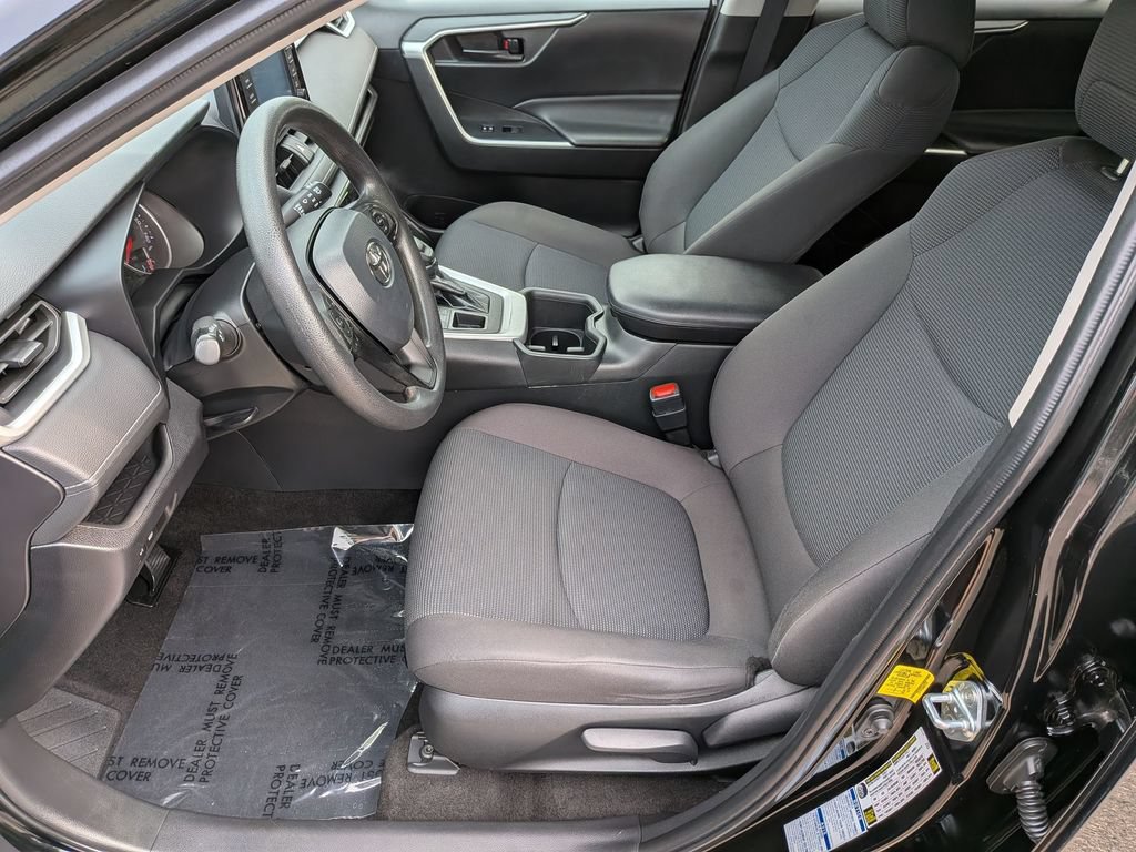 Used 2022 Toyota RAV4 LE AWD/4WD image 15