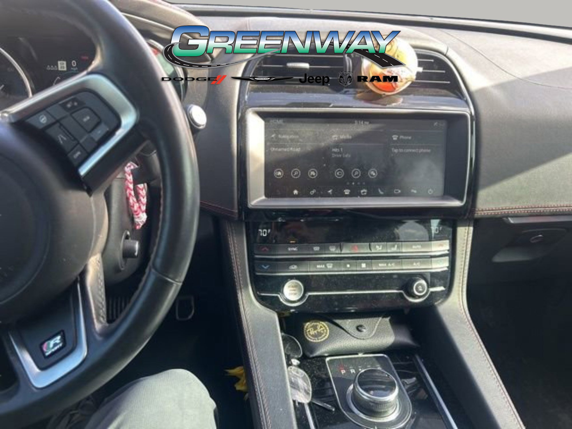 Used 2020 Jaguar F-PACE R-Sport image 16