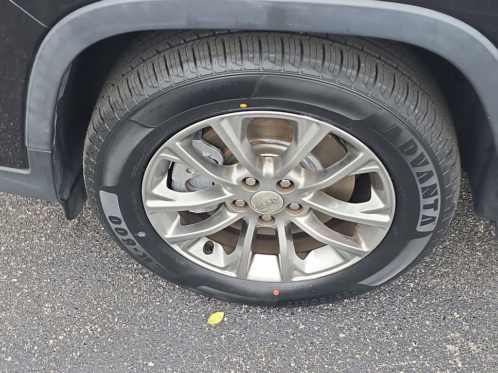 Used 2019 Jeep Cherokee Latitude Plus image 6