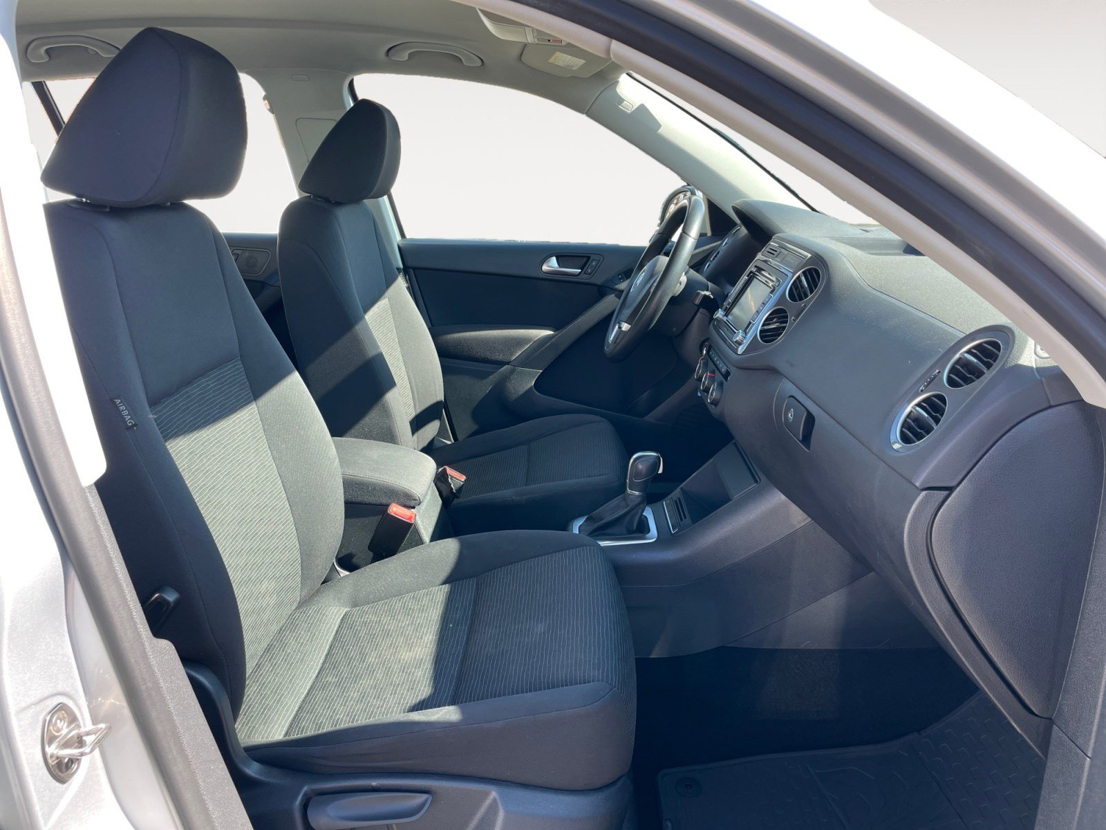 Used 2015 Volkswagen Tiguan S image 14