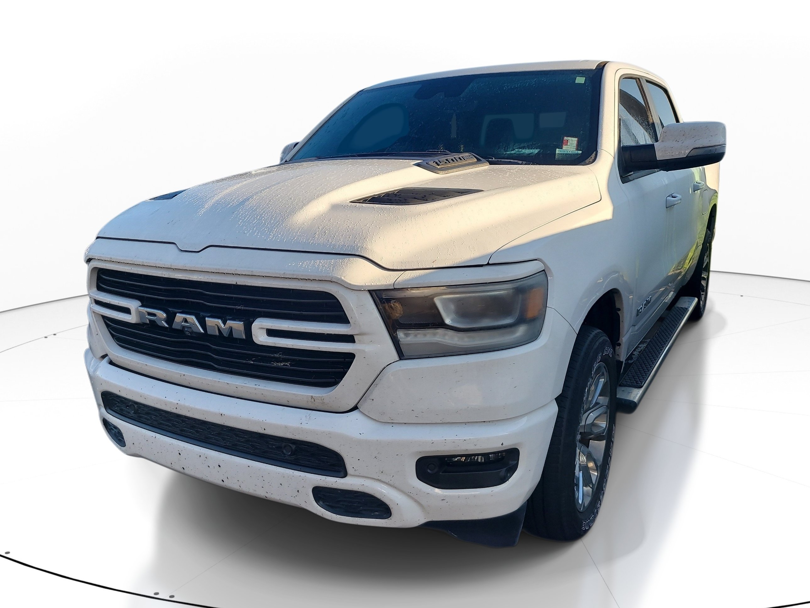 Used 2024 RAM 1500 Laramie AWD/4WD image 3