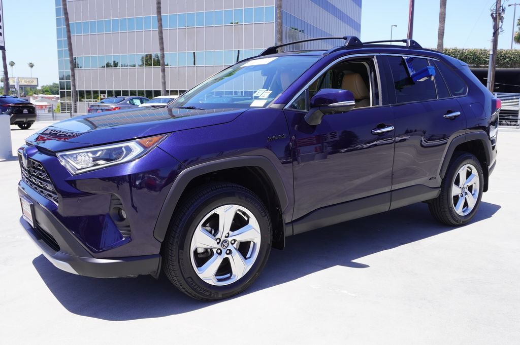 Certified 2020 Toyota RAV4 Limited AWD/4WD image 4