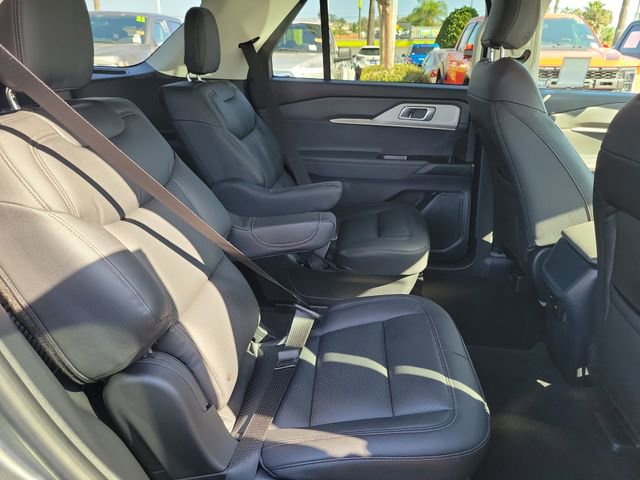 Used 2025 Ford Explorer Active RWD image 20