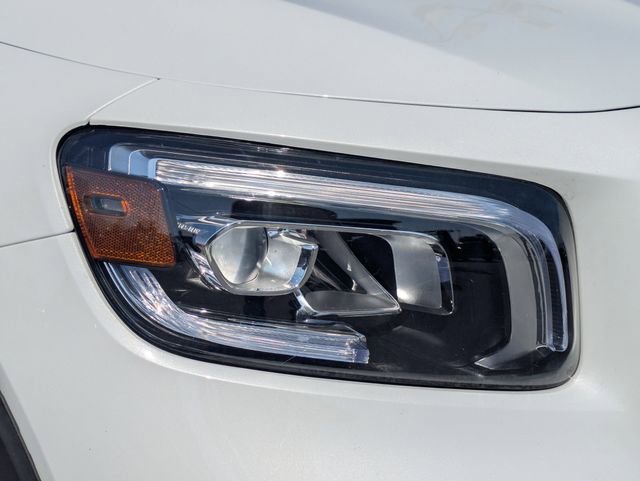 Used 2022 Mercedes-Benz GLB 250 w/ Premium Package Lite image 9
