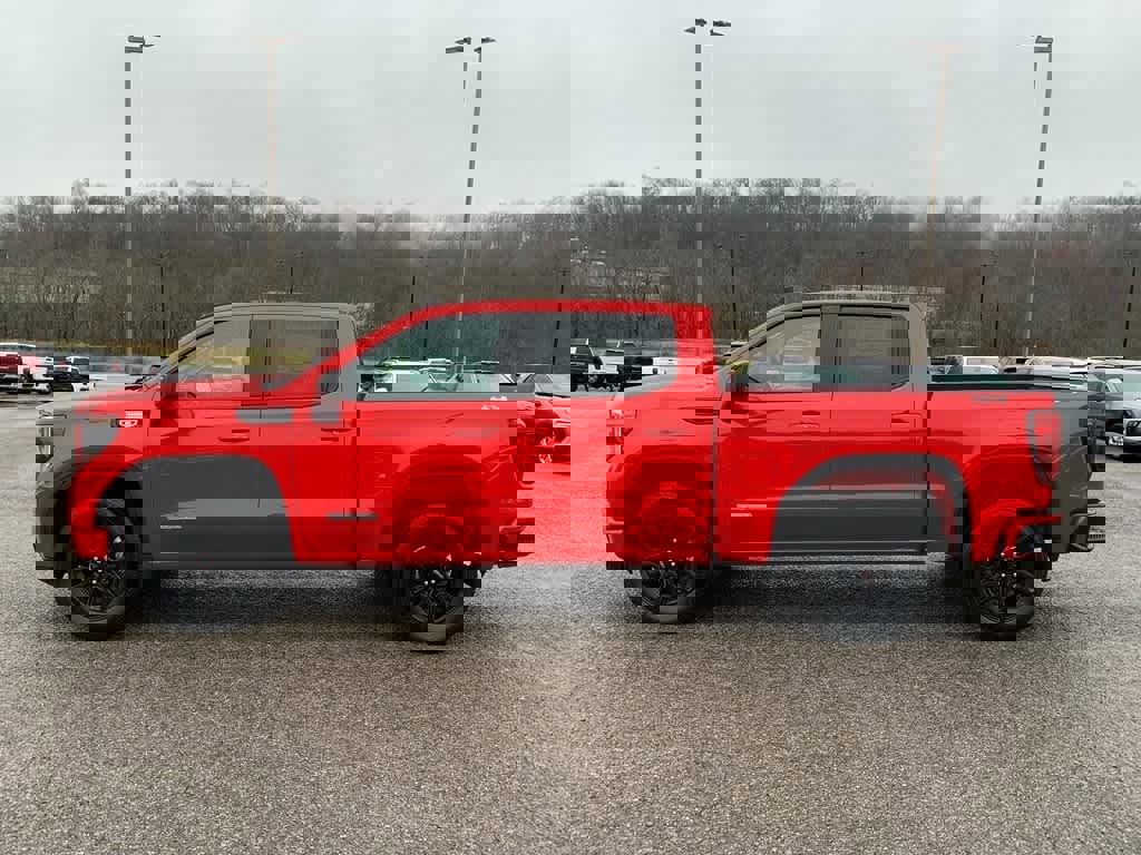 Used 2025 GMC Sierra 1500 Elevation image 2