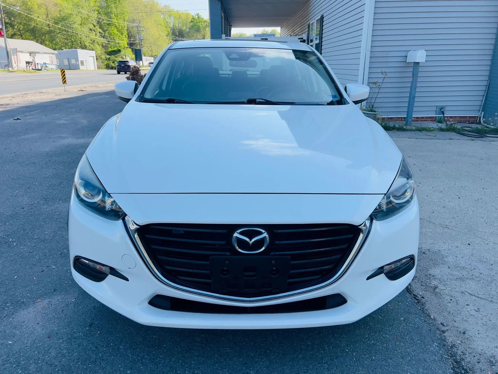 Used 2017 MAZDA MAZDA3 Touring w/ Popular Equipment Package FWD image 2