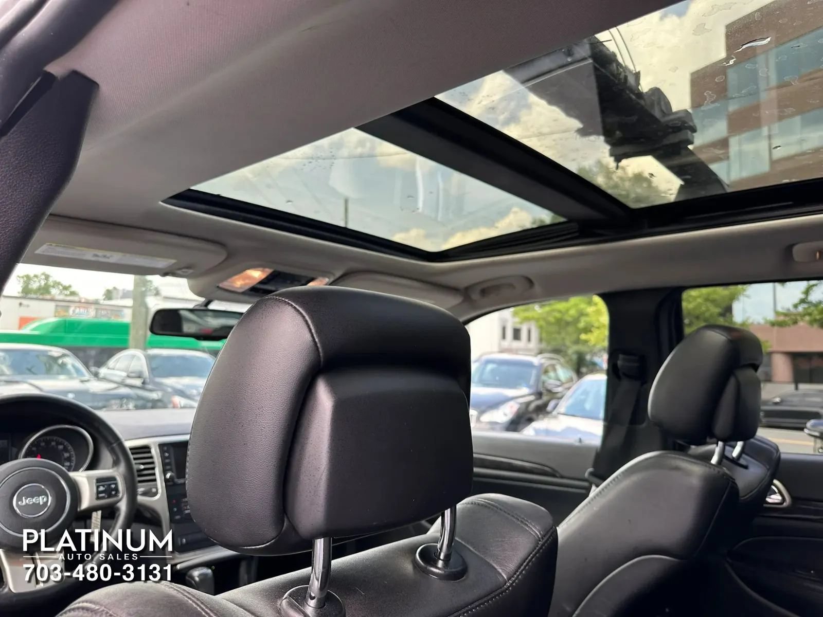 Used 2012 Jeep Grand Cherokee Laredo AWD/4WD image 13