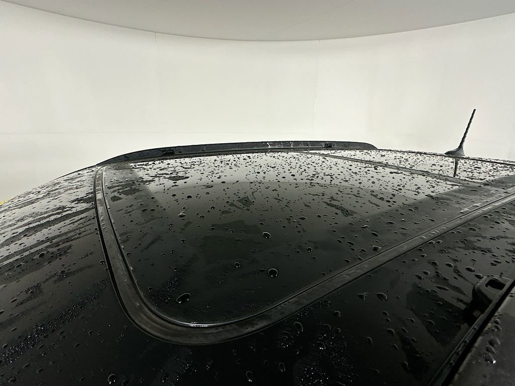 Used 2022 Jeep Compass Limited w/ Sun and Sound Group image 33