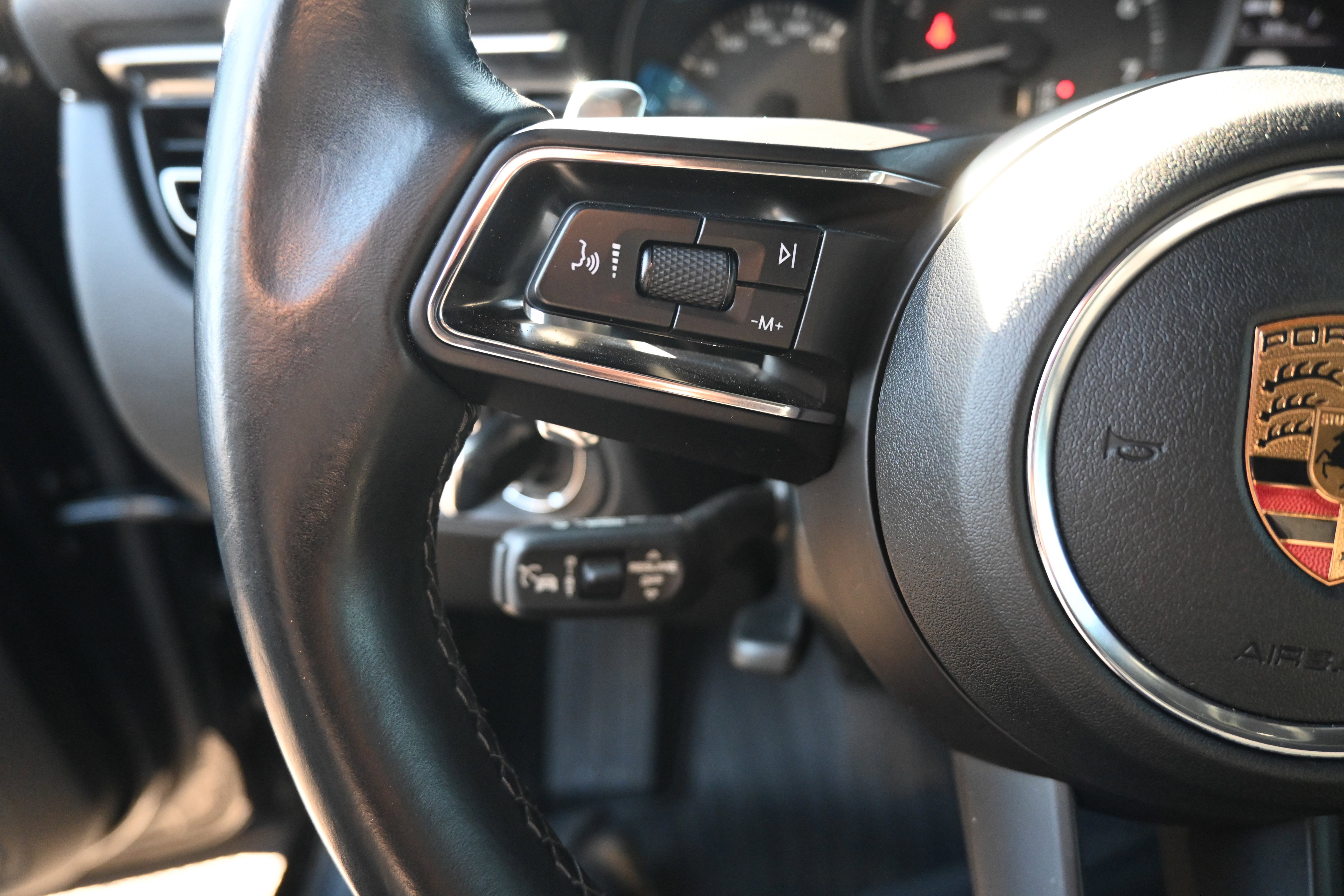 Used 2023 Porsche Macan image 20