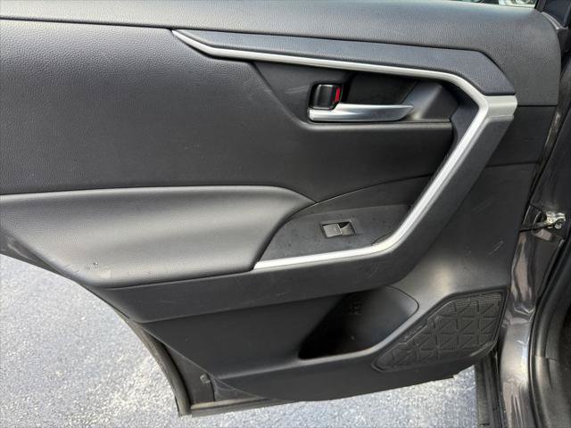 Certified 2025 Toyota RAV4 XLE FWD image 24
