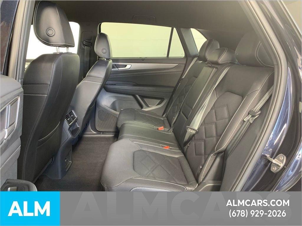 Used 2025 Volkswagen Atlas Cross Sport SE image 32