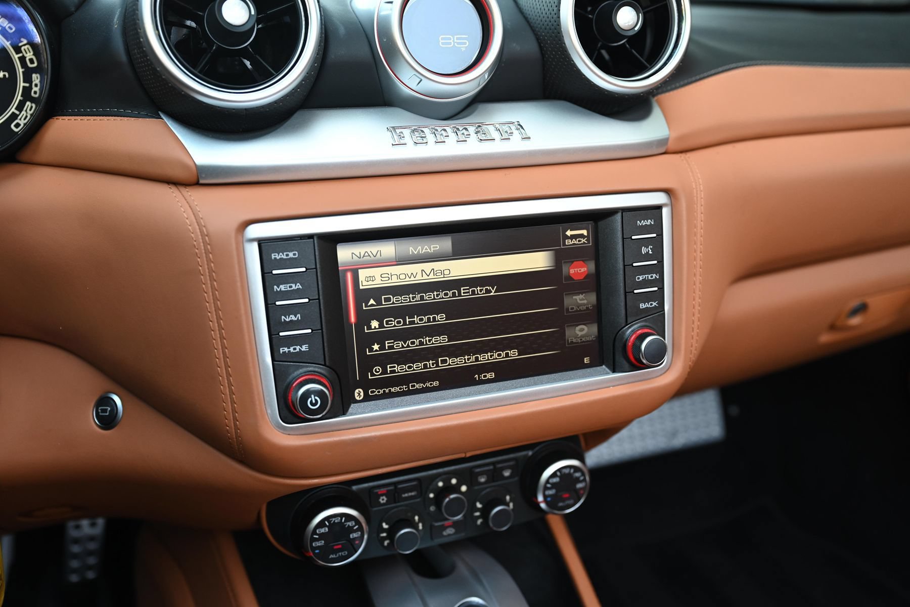 Used 2016 Ferrari California T RWD image 31
