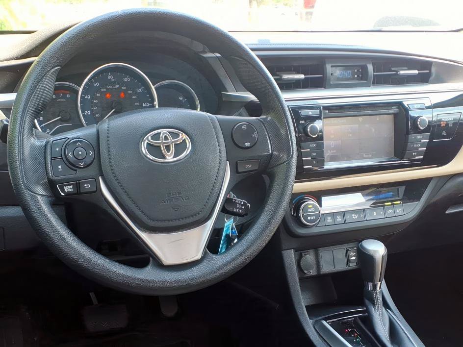 Used 2016 Toyota Corolla LE FWD image 10