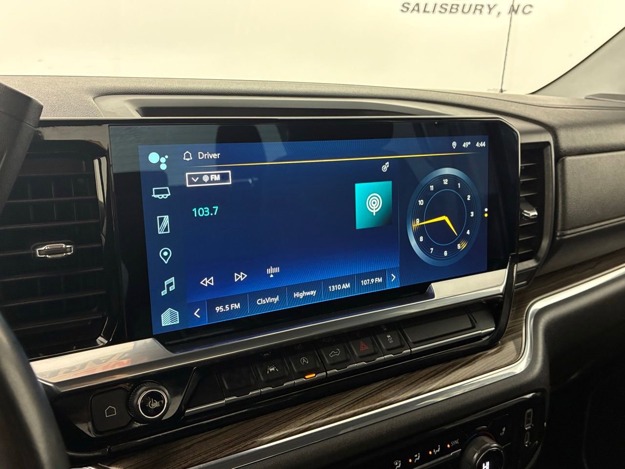 Used 2023 Chevrolet Silverado 1500 LT image 16