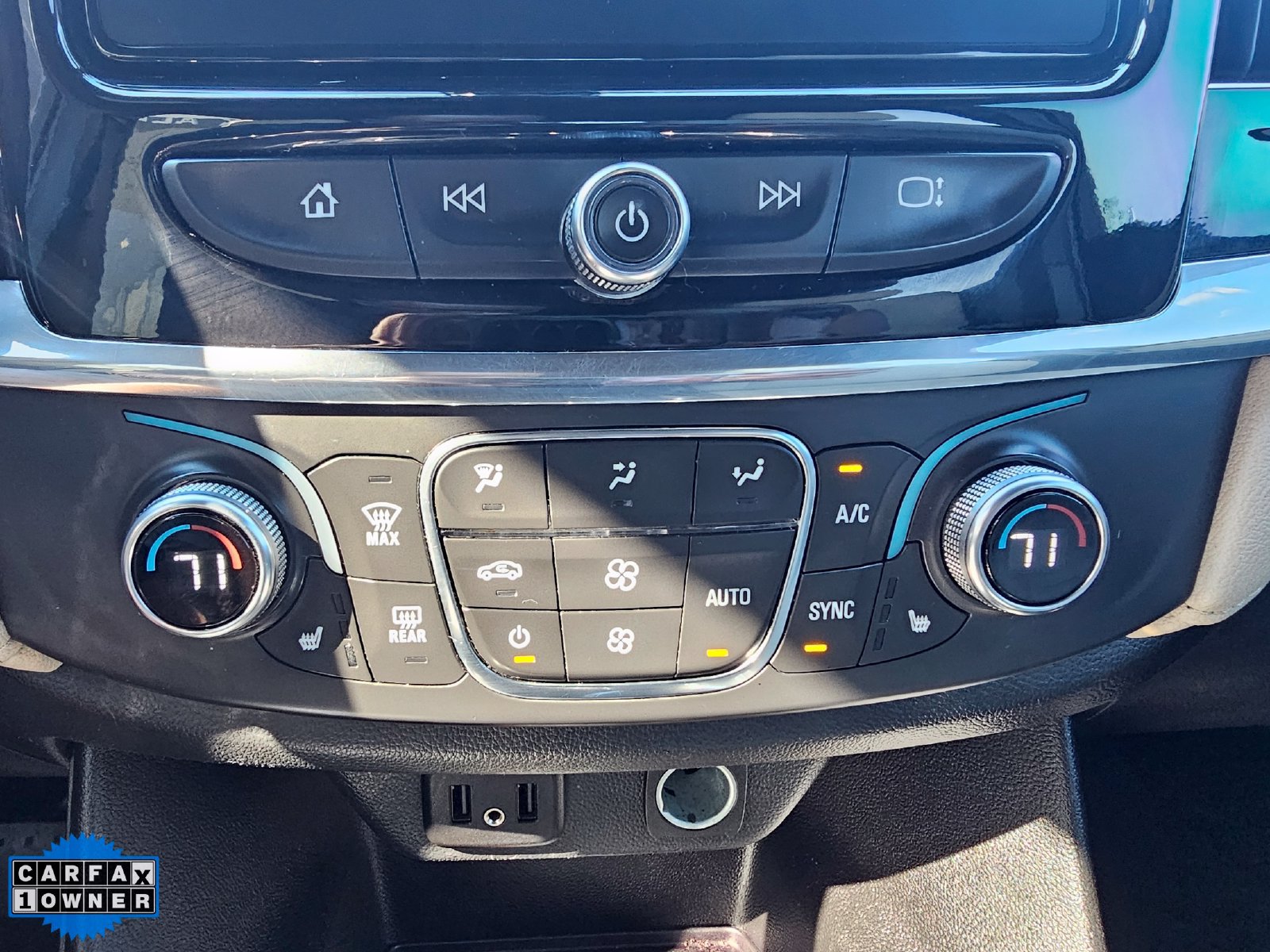 Used 2023 Chevrolet Traverse LT AWD/4WD image 26