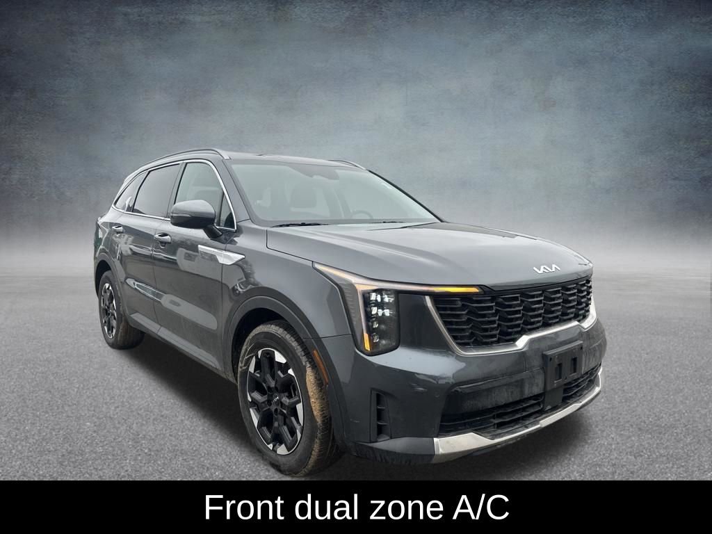 Used 2024 Kia Sorento S image 10