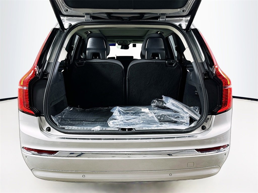 Used 2025 Volvo XC90 B5 Plus w/ Protection Package Premier image 16