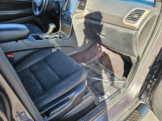 Used 2017 Jeep Grand Cherokee Laredo w/ Quick Order Package 23E AWD/4WD image 19
