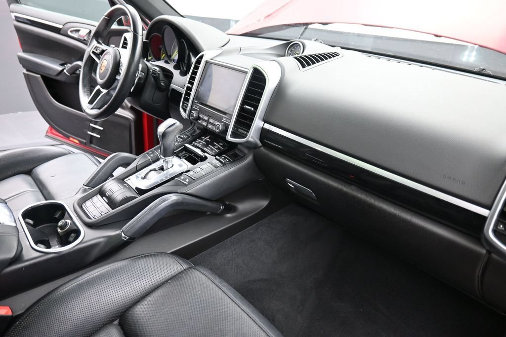 Used 2018 Porsche Cayenne S AWD/4WD image 19