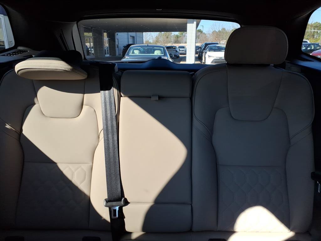New 2026 Volvo XC60 B5 Core w/ Climate Package AWD/4WD image 16