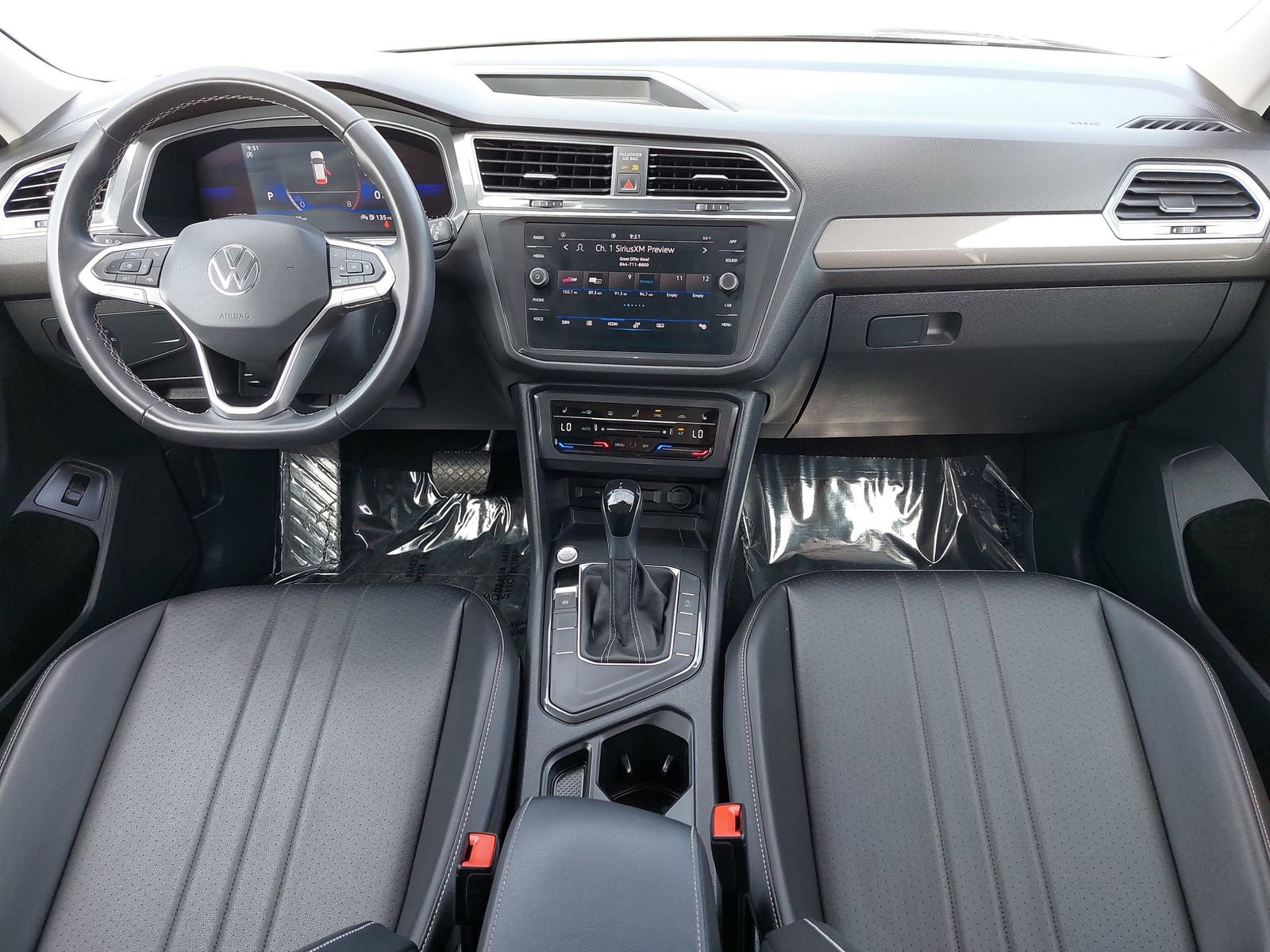 Used 2022 Volkswagen Tiguan SE image 9