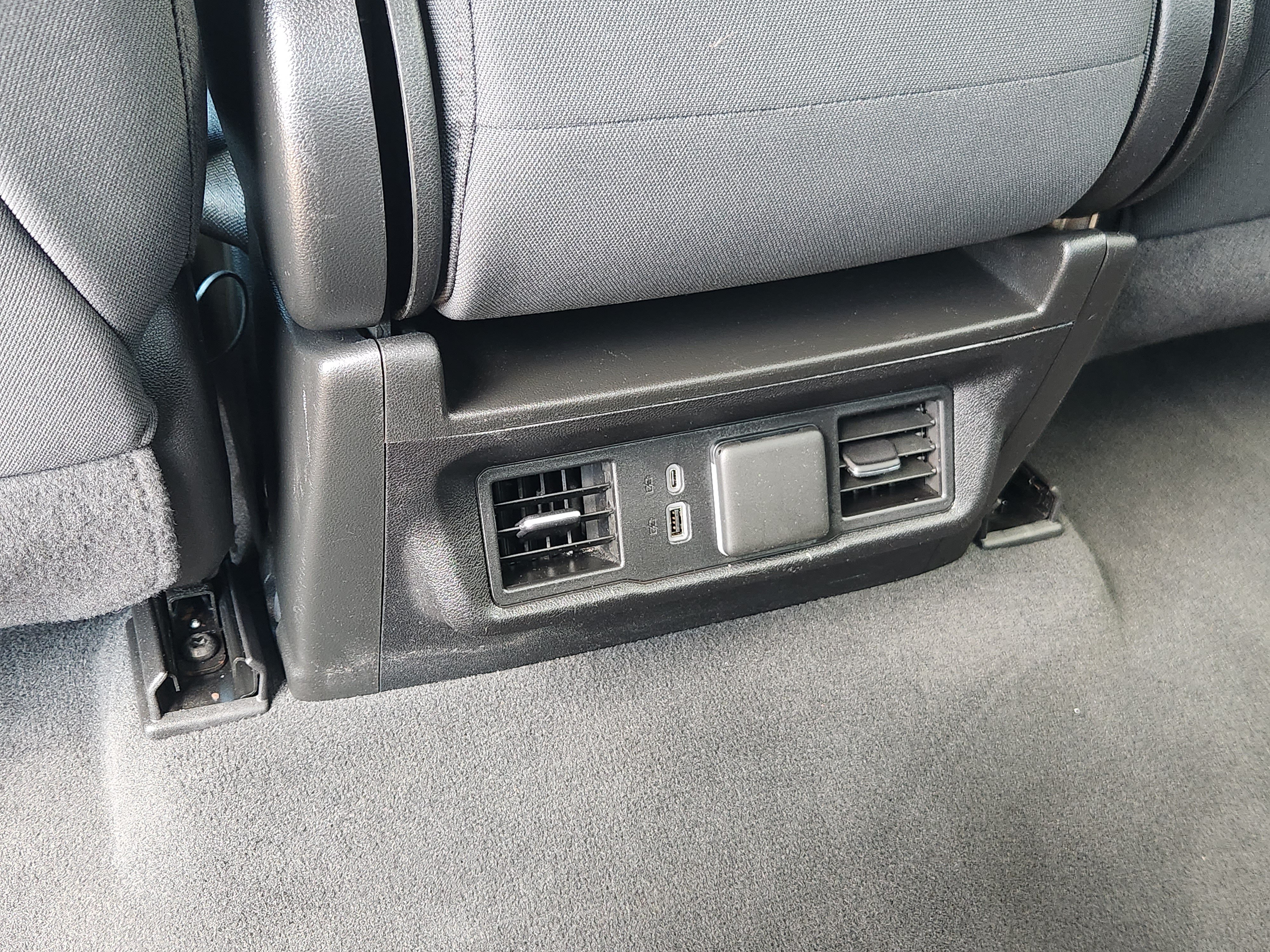 Certified 2025 Chevrolet Silverado 1500 LT AWD/4WD image 30