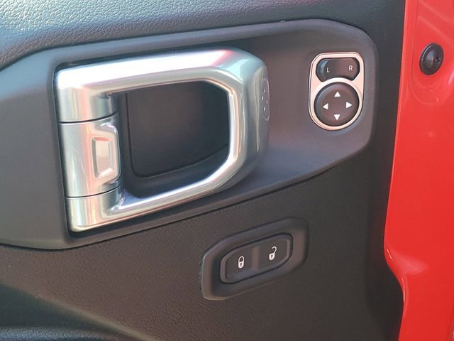 Used 2025 Jeep Wrangler Unlimited Rubicon w/ Convenience Group AWD/4WD image 20