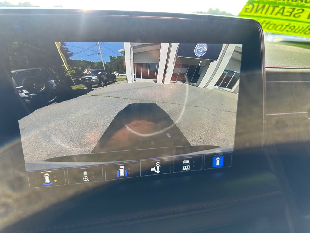 Used 2022 Chevrolet Tahoe RST w/ Luxury Package RWD image 15