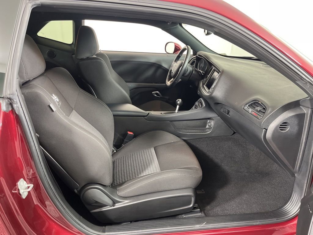 Used 2022 Dodge Challenger R/T Scat Pack RWD image 5