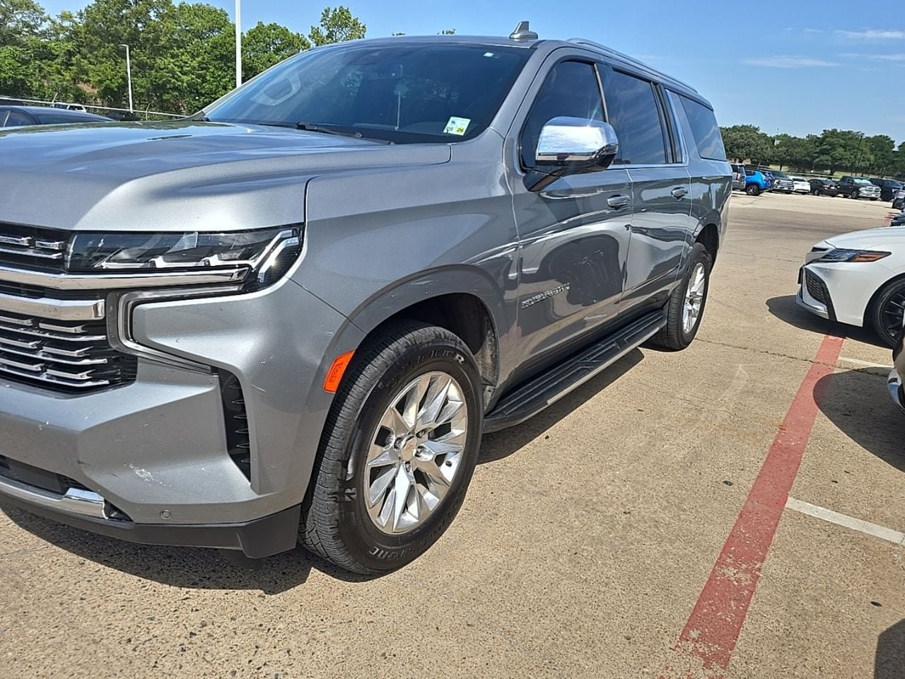 Used 2023 Chevrolet Suburban Premier AWD/4WD image 1