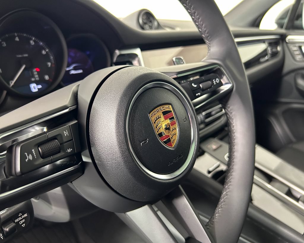 New 2026 Porsche Macan AWD/4WD image 18