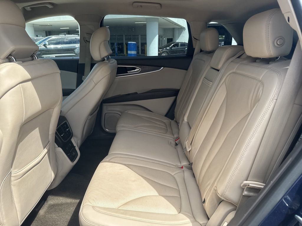 Used 2017 Lincoln MKX Reserve w/ Lincoln MKX Climate Package image 8