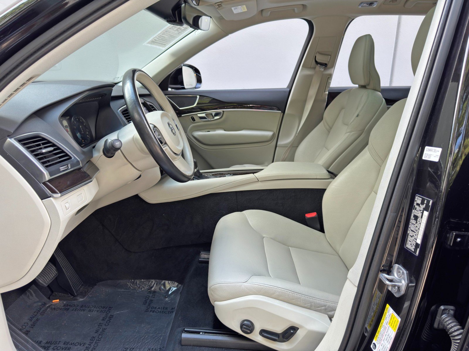 Used 2019 Volvo XC90 T6 Momentum w/ Advanced Package AWD/4WD image 15
