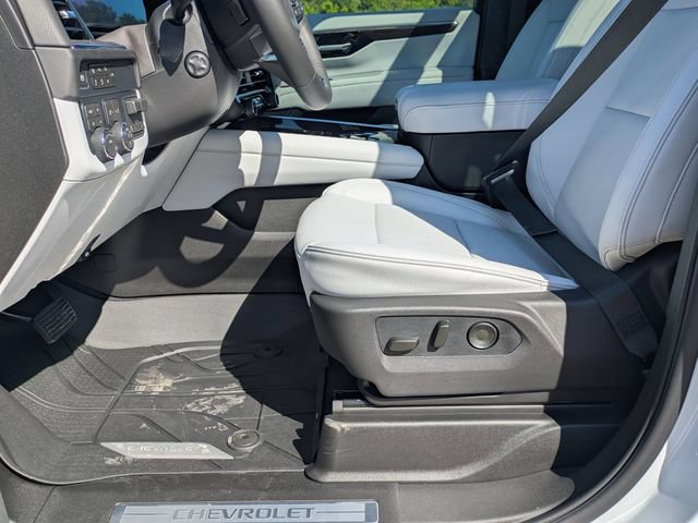 New 2026 Chevrolet Suburban Premier w/ Sun And Tow Package AWD/4WD image 11