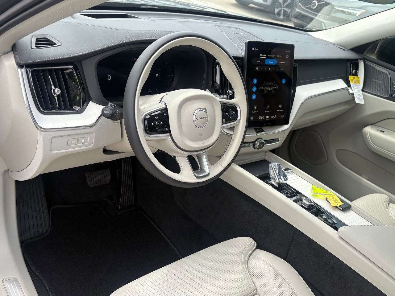 New 2026 Volvo XC60 T8 Ultra w/ Protection Package Premier AWD/4WD image 11