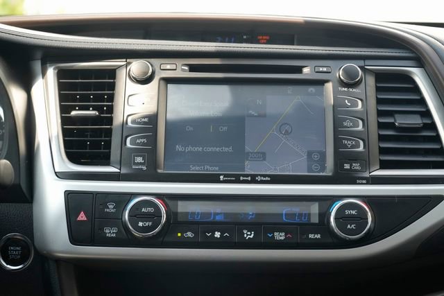 Used 2017 Toyota Highlander Limited image 40