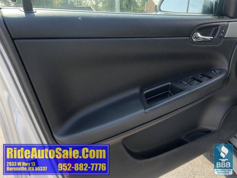 Used 2009 Chevrolet Impala Police FWD image 9