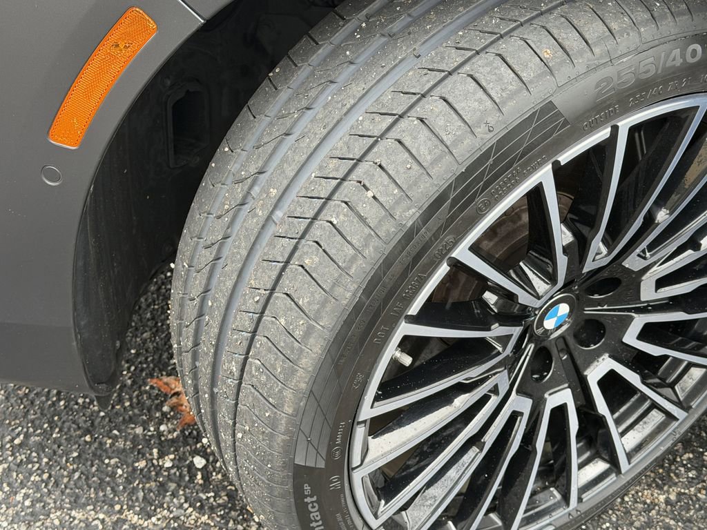 Used 2025 BMW i7 M70 image 16