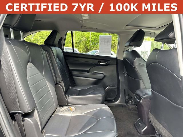 Used 2023 Toyota Highlander XLE AWD/4WD image 11
