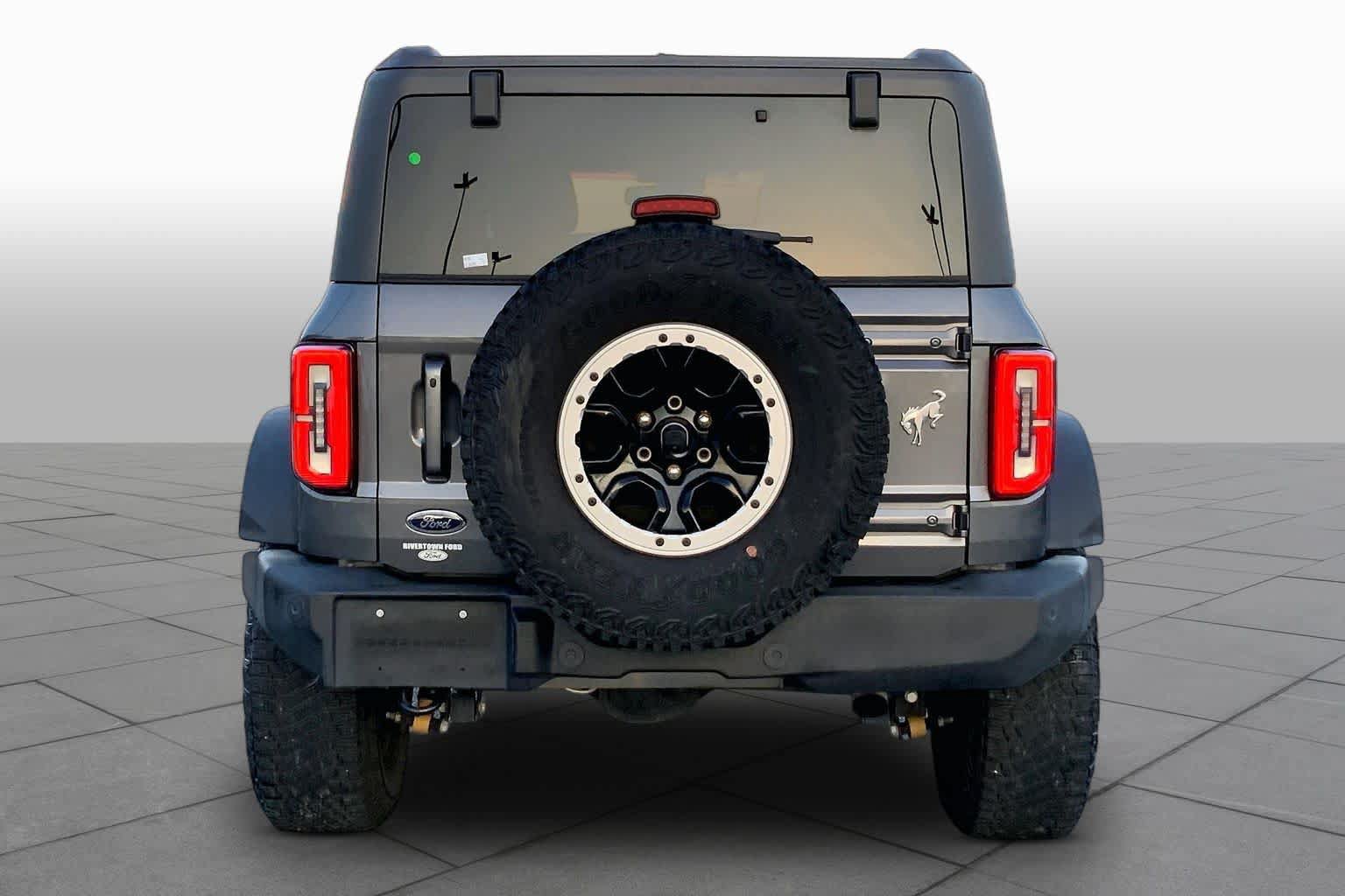 Used 2023 Ford Bronco Outer Banks w/ Sasquatch Package AWD/4WD image 5