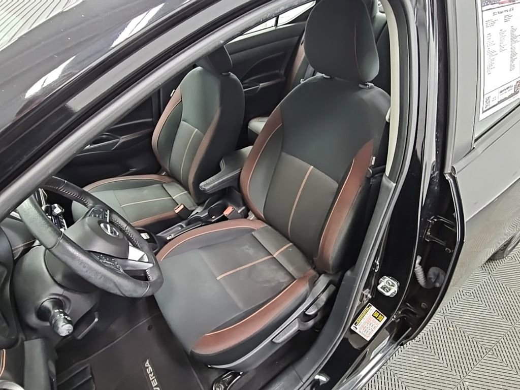 Used 2021 Nissan Versa SR w/ Convenience Package image 24