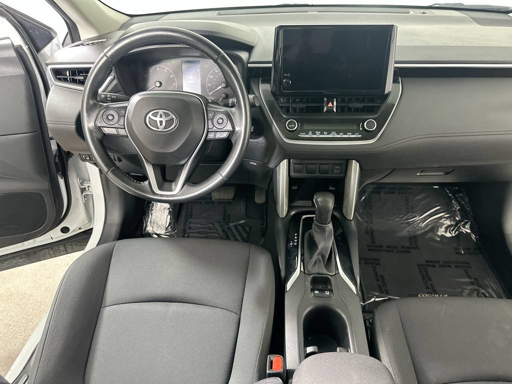 Used 2024 Toyota Corolla Cross LE w/ Moonroof Package FWD image 19