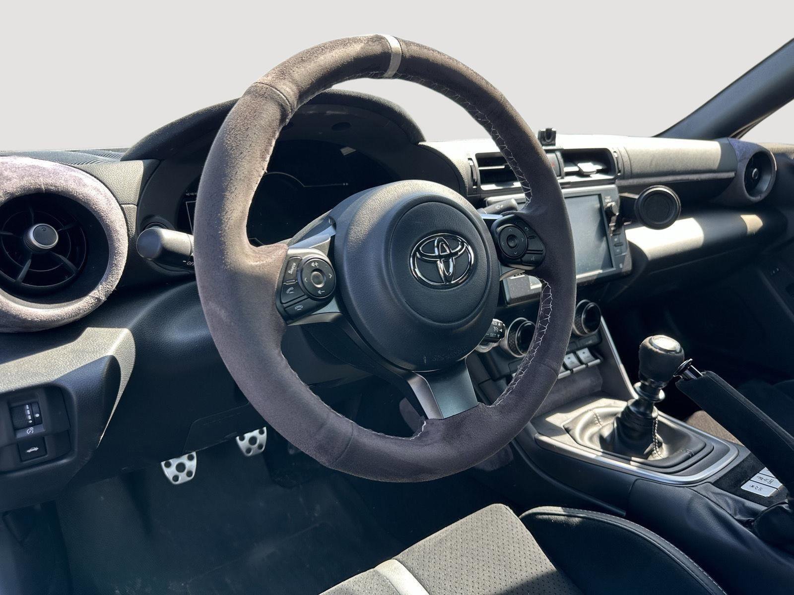 Used 2023 Toyota GR86 Premium image 11